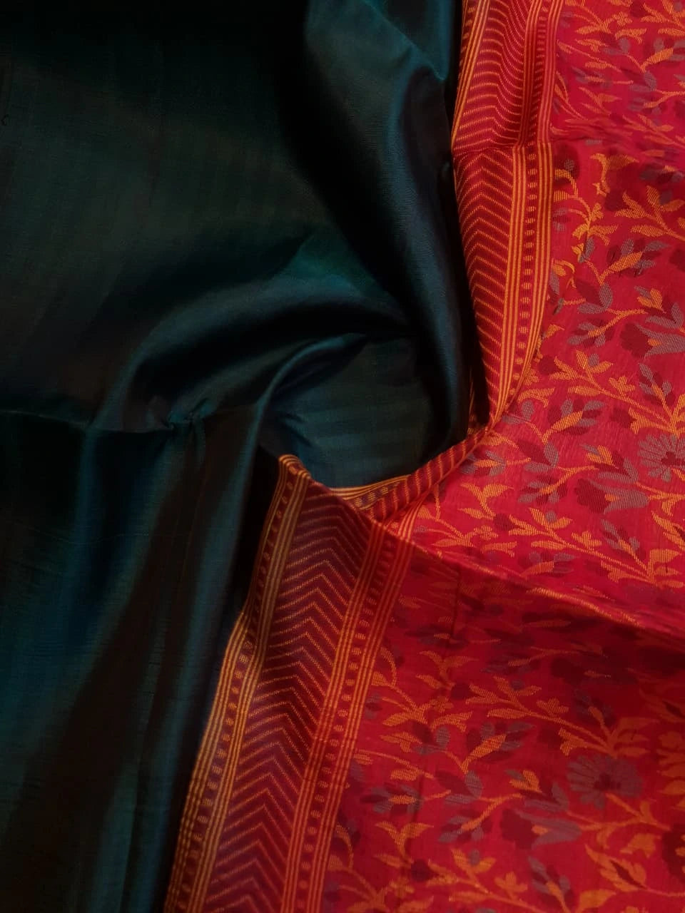 Elegant Kanchi Soft Silk Saree with Plain Border & Exclusive Floral Pallu | Silkmark Certified - Dark Green