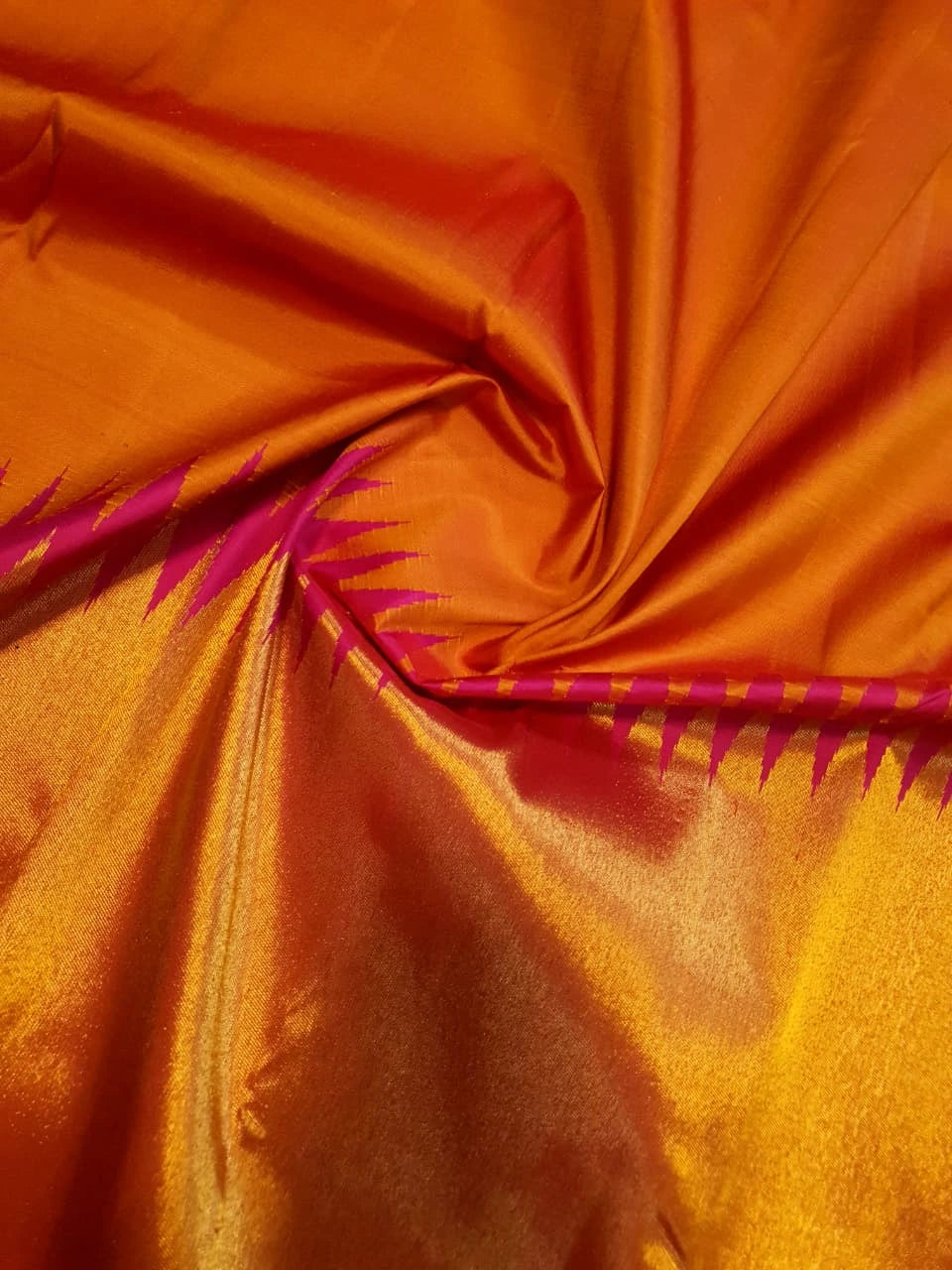 2G Pure Kanjivaram Silk Saree in Bright Orange with Rich Gold Zari Pallu & Traditional Magenta Zig-Zag Border | Silkmark Certified