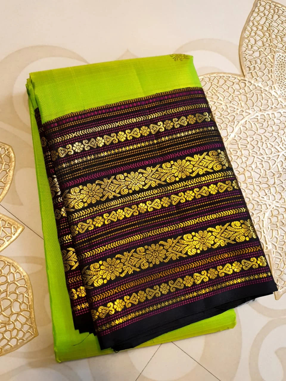 2G Pure Korvai  Kanjivaram Silk Saree in Parrot Green with Black Floral Zari Border | Silkmark Certified