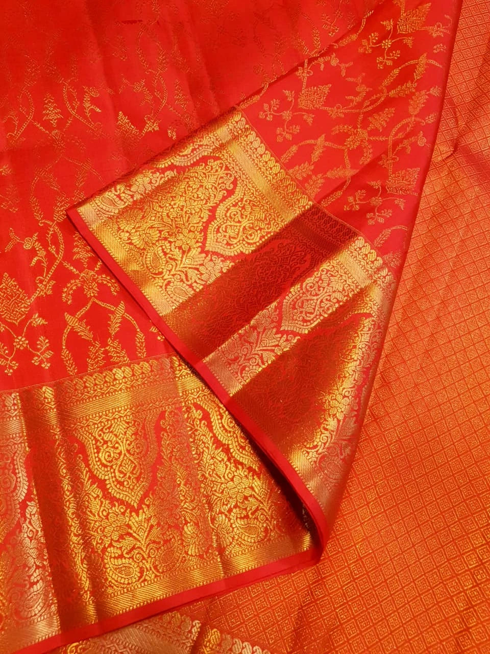 2G Pure Kanjivaram Silk Saree in Chilli Red with All-Over Floral Zari Jaal & Rich Gold Zari Border | Silkmark Certified