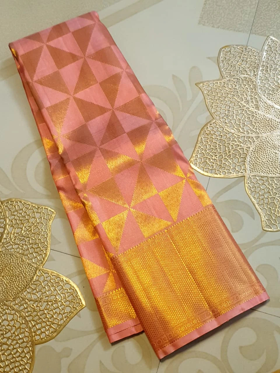 2G Pure Kanjivaram Silk Saree in Peach Pink with Geometric Gold Zari  Border & Rich Gold Zari Pallu | Silkmark Certified