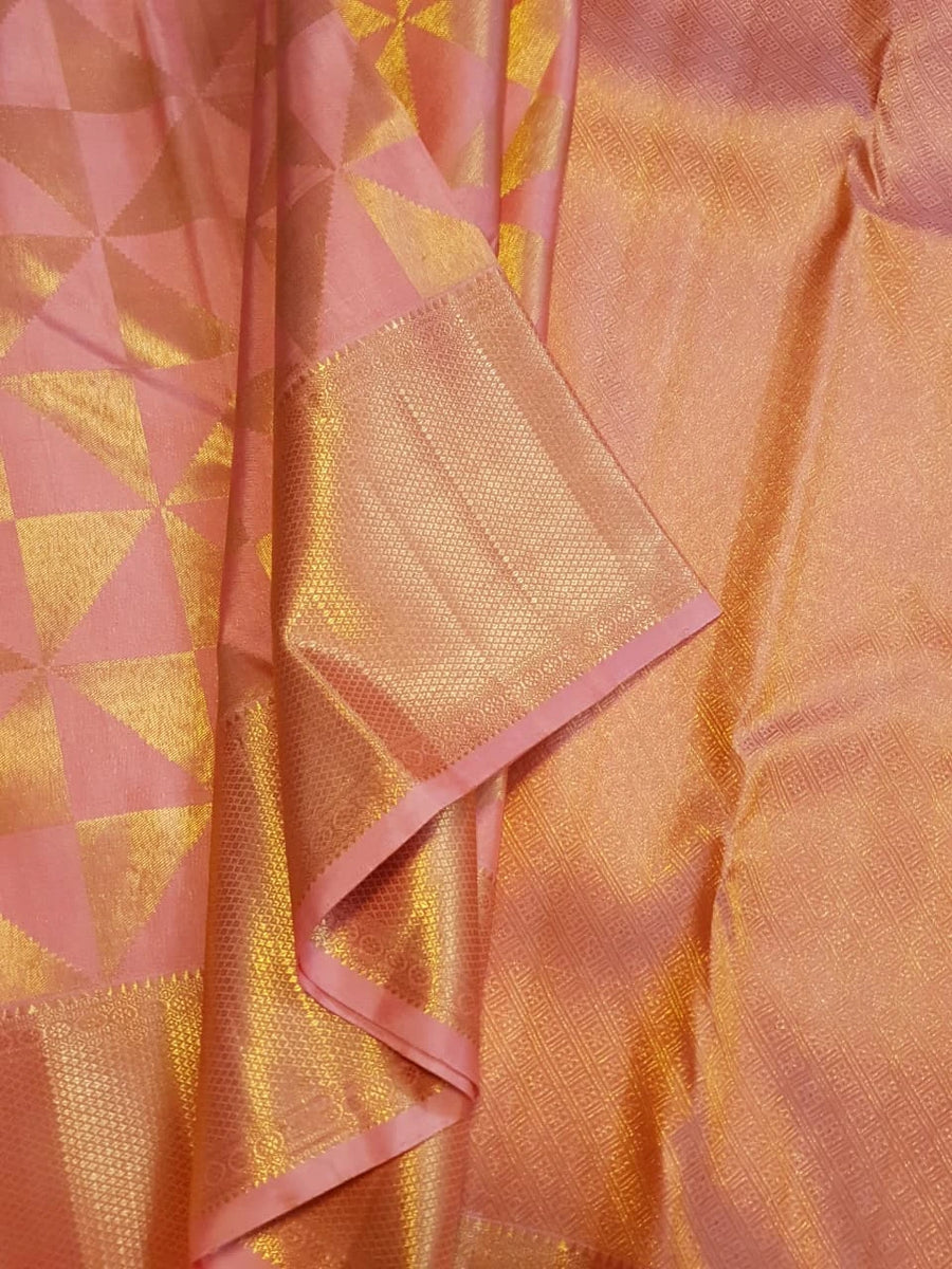 2G Pure Kanjivaram Silk Saree in Peach Pink with Geometric Gold Zari  Border & Rich Gold Zari Pallu | Silkmark Certified