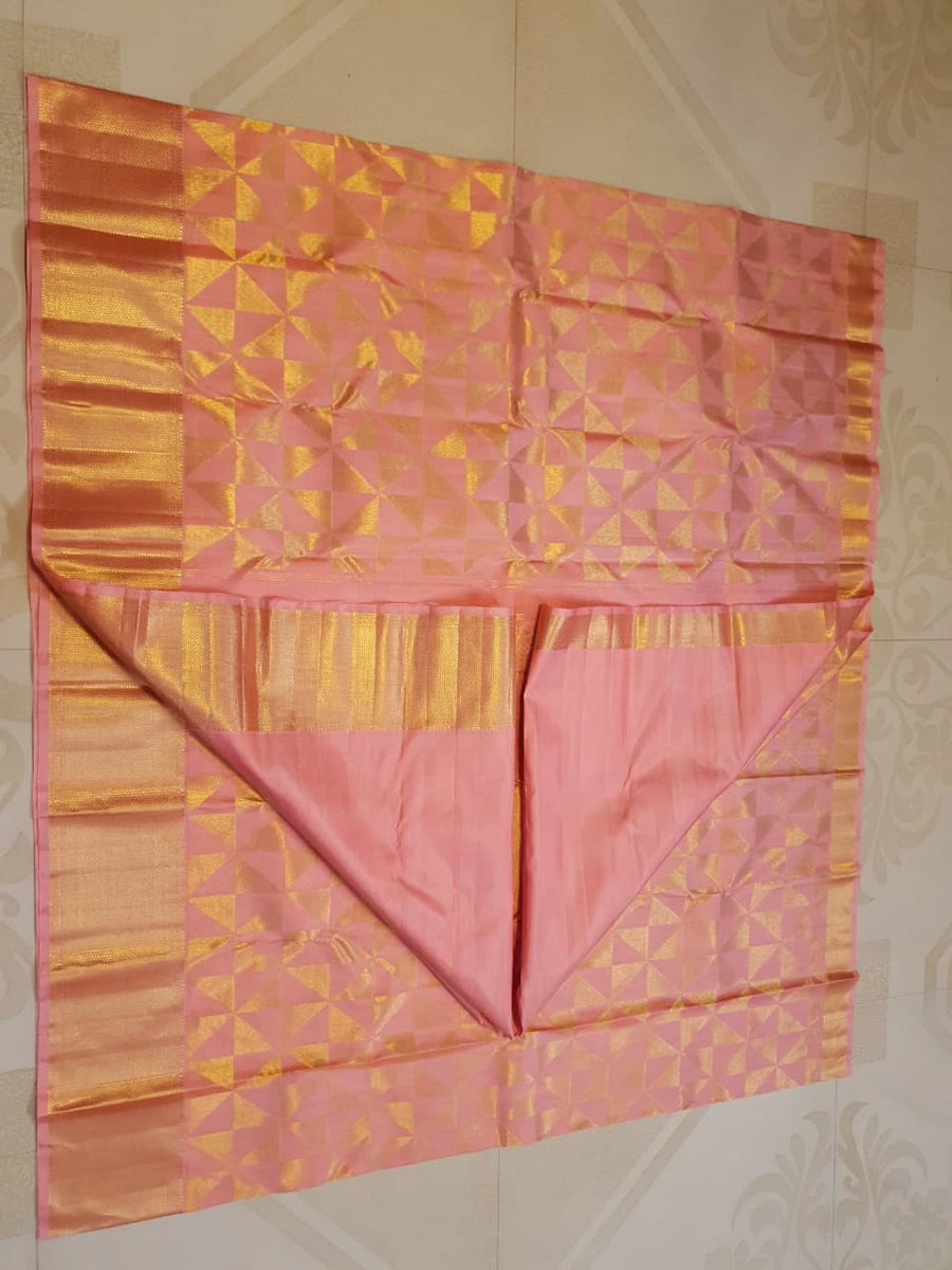 2G Pure Kanjivaram Silk Saree in Peach Pink with Geometric Gold Zari  Border & Rich Gold Zari Pallu | Silkmark Certified