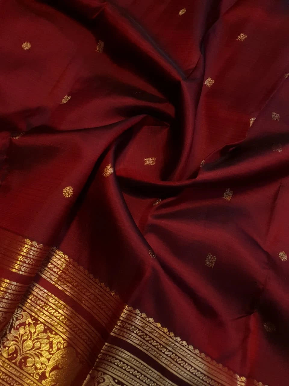 2G Pure Kanjivaram Silk Saree in Deep Maroon with Rich Gold Zari Elephant Border and Peacock Buttas | Silkmark Certified