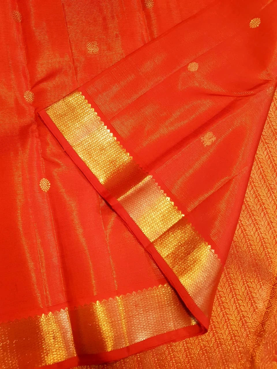 2G Pure Kanjivaram Silk Saree in Chilli Red with Gold Zari Peacock Buttas | Silkmark Certified