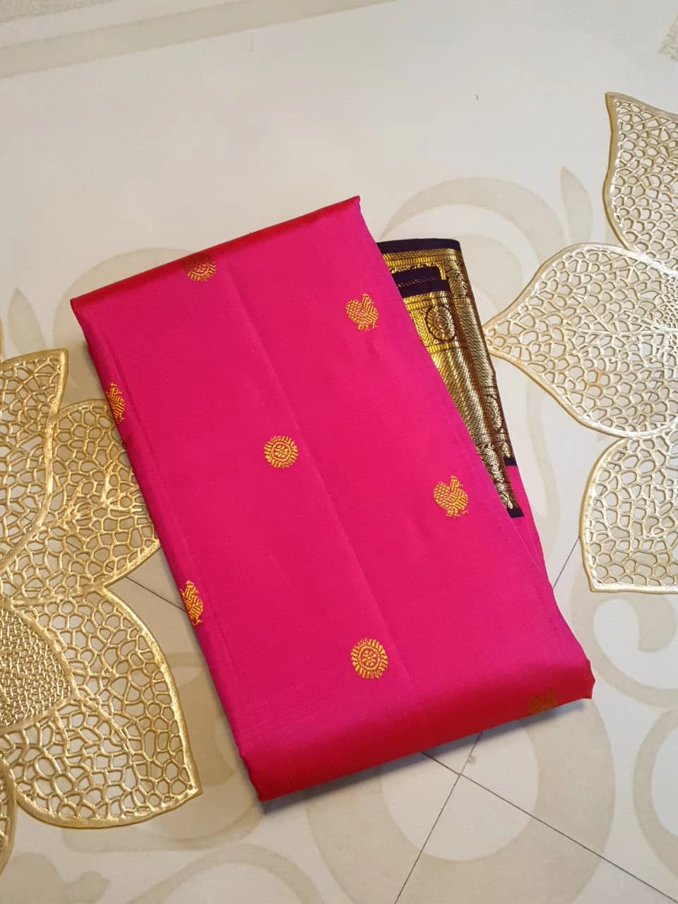 2G Pure Korvai  Kanjivaram Silk Saree in Rani Pink with Brown Antique Gold Zari Peacock Butta Border and Buttas | Silkmark Certified