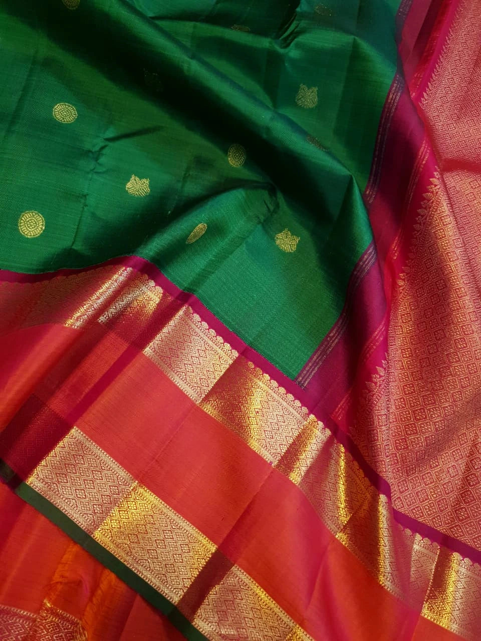2G Pure Kanjivaram Silk Saree in Emerald Green with Red Korvai Border and Rich Gold Zari | Silkmark Certified