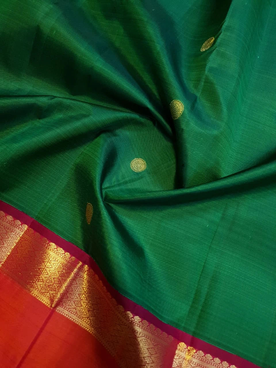 2G Pure Kanjivaram Silk Saree in Emerald Green with Red Korvai Border and Rich Gold Zari | Silkmark Certified