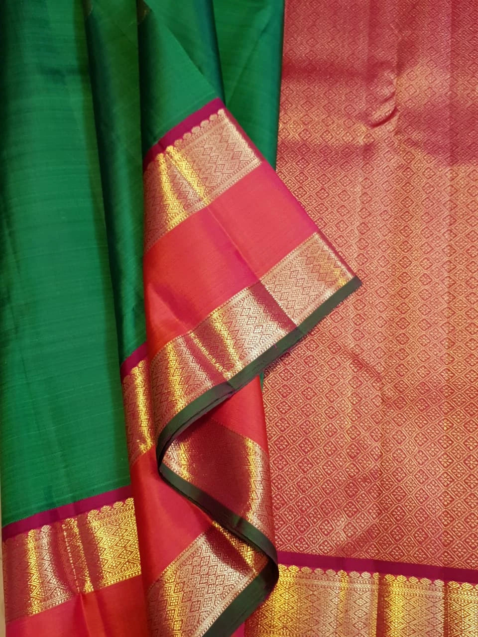 2G Pure Kanjivaram Silk Saree in Emerald Green with Red Korvai Border and Rich Gold Zari | Silkmark Certified