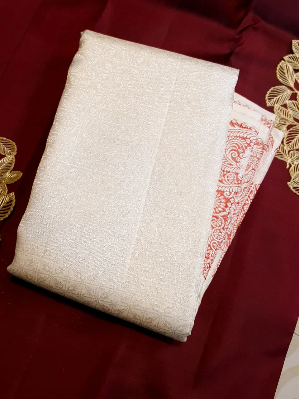 2G Pure Kanjivaram Silk Saree in Ivory White with Peach Floral Paisley Zari Border | Silkmark Certified