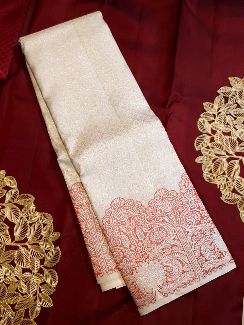 2G Pure Kanjivaram Silk Saree in Ivory White with Peach Floral Paisley Zari Border | Silkmark Certified