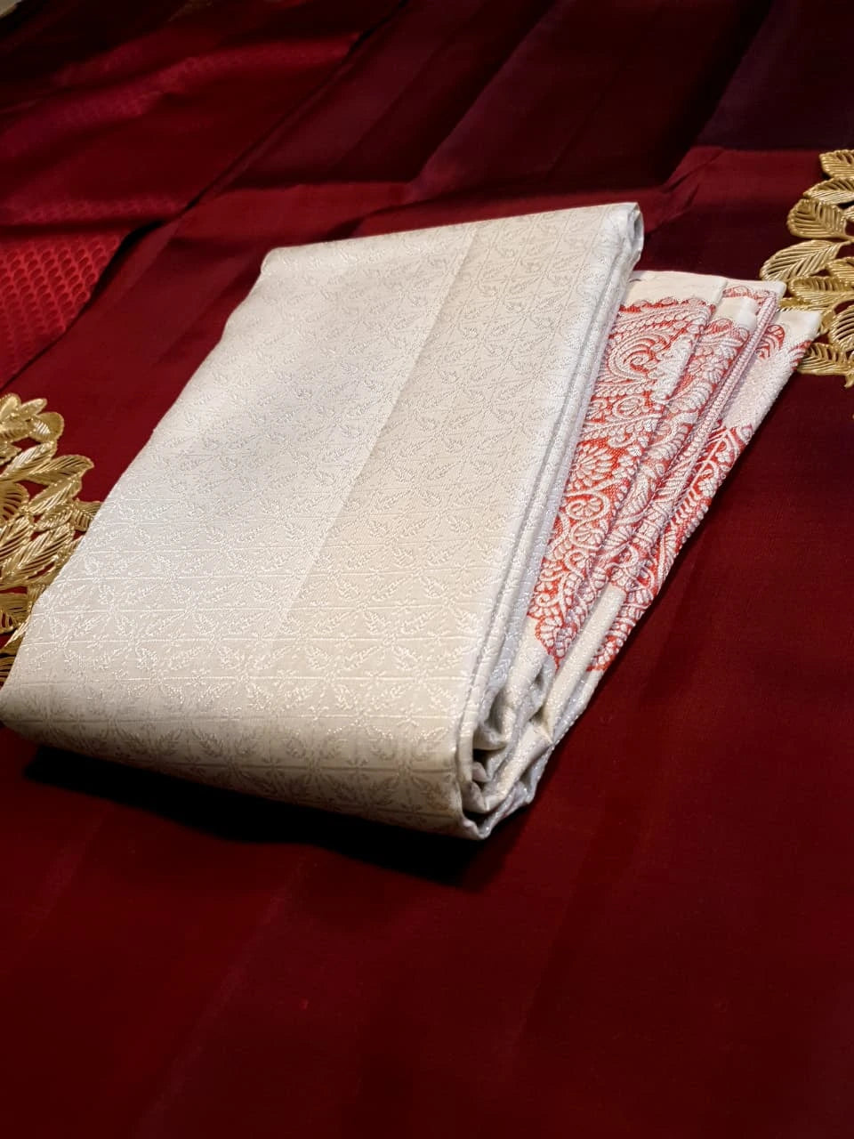 2G Pure Kanjivaram Silk Saree in Ivory White with Peach Floral Paisley Zari Border | Silkmark Certified