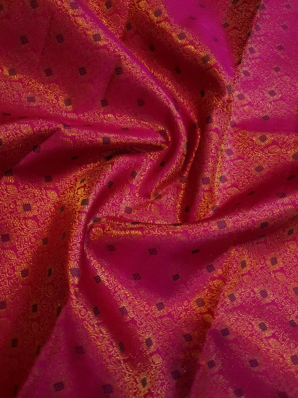 2G Pure Kanjivaram Silk Saree in Rani Pink with Rich Gold Zari Brocade & Traditional Floral Pallu | Silkmark Certified