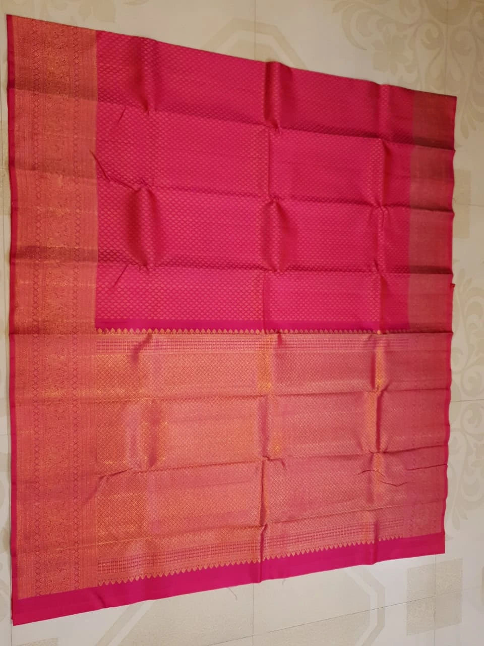 2G Pure Kanjivaram Silk Saree in Rich Rani Pink with Fine Gold Zari Buttas & Traditional Zari Border | Silkmark Certified