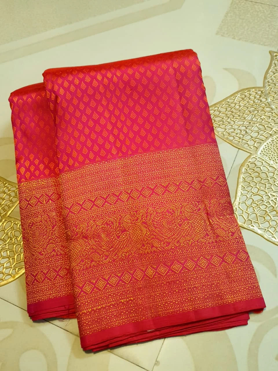 2G Pure Kanjivaram Silk Saree in Rich Rani Pink with Fine Gold Zari Buttas & Traditional Zari Border | Silkmark Certified