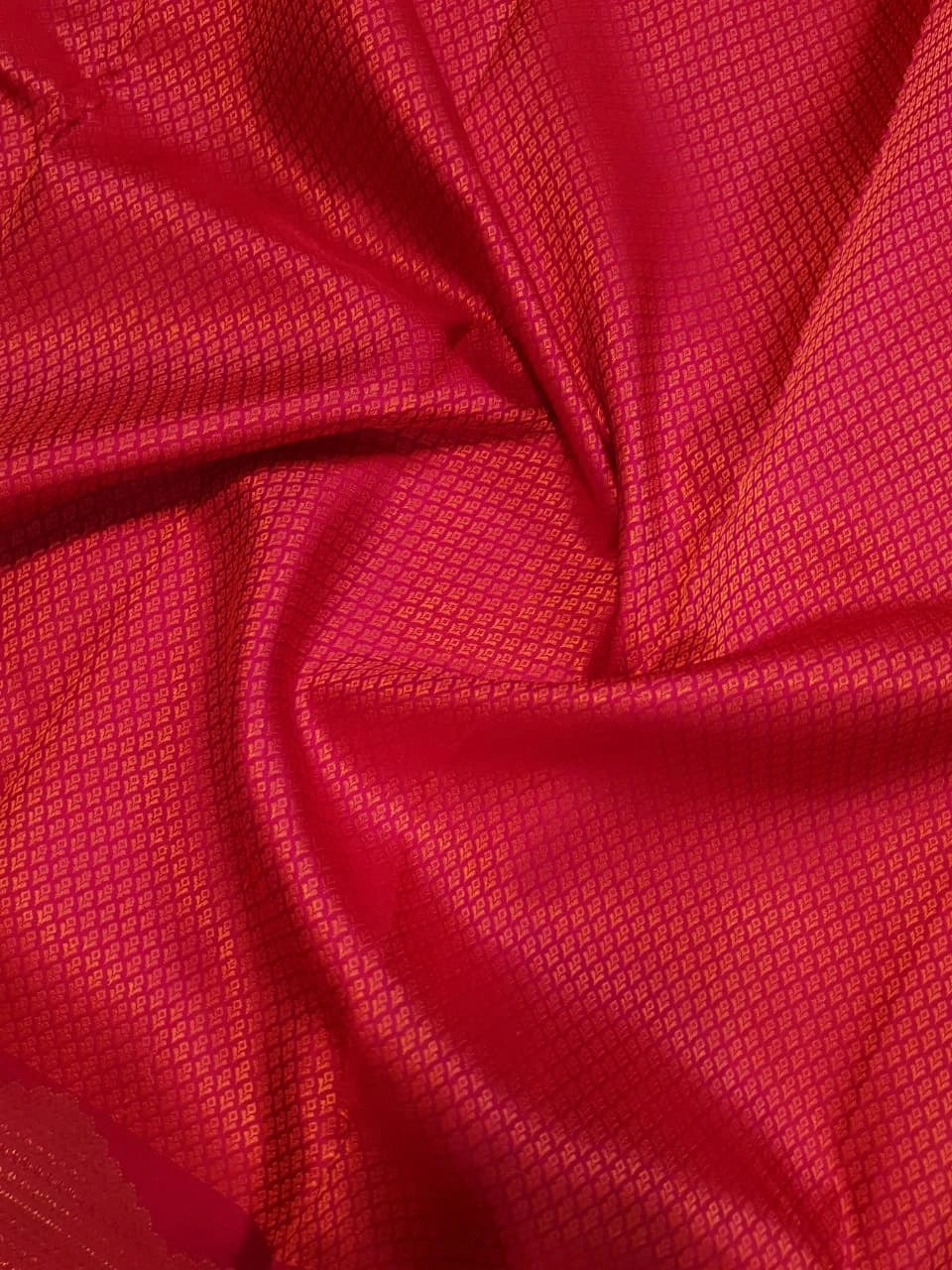 2G Pure Kanjivaram Silk Saree in Rich Rani Pink with Fine Gold Zari & Traditional Zari Pallu | Silkmark Certified