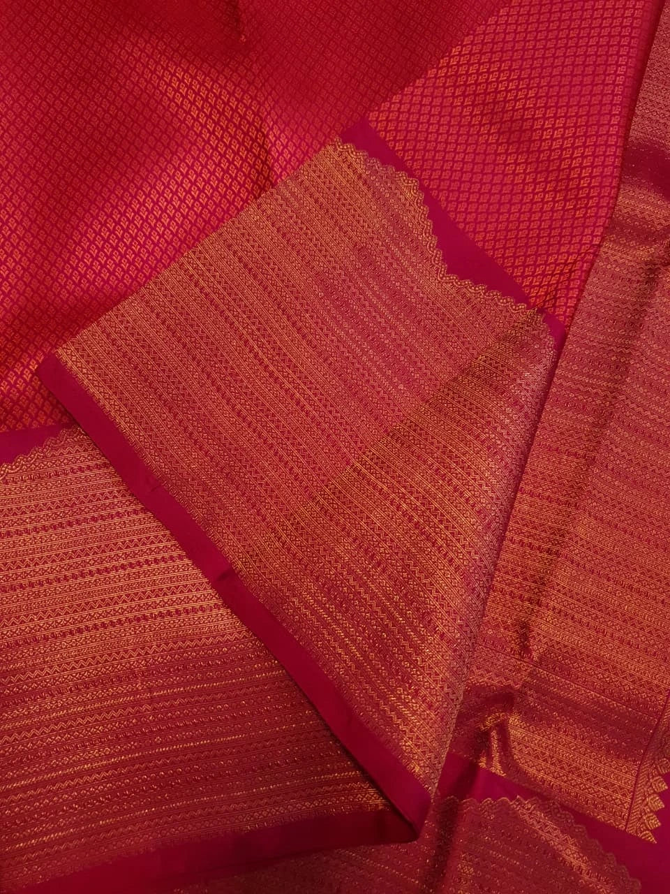 2G Pure Kanjivaram Silk Saree in Rich Rani Pink with Fine Gold Zari & Traditional Zari Pallu | Silkmark Certified