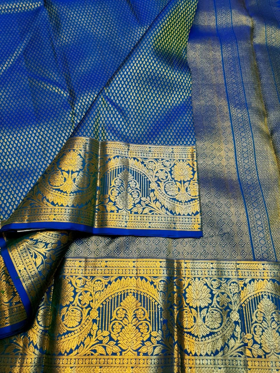2G Pure Kanjivaram Silk Saree in Royal Blue with Gold Zari Buttas & Rich Floral Zari Border | Silkmark Certified