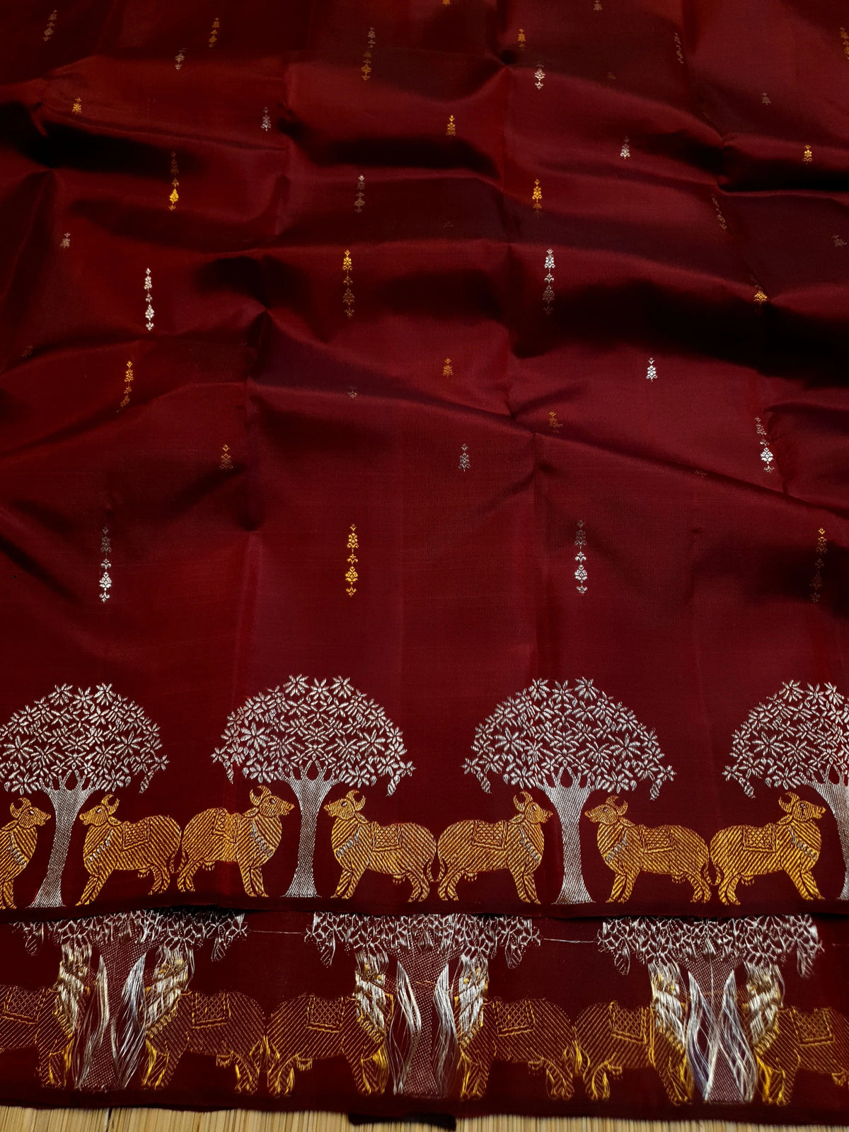 2G Pure Kanjivaram Silk Saree in Deep Maroon with Deer & Tree Zari Border | Silkmark Certified