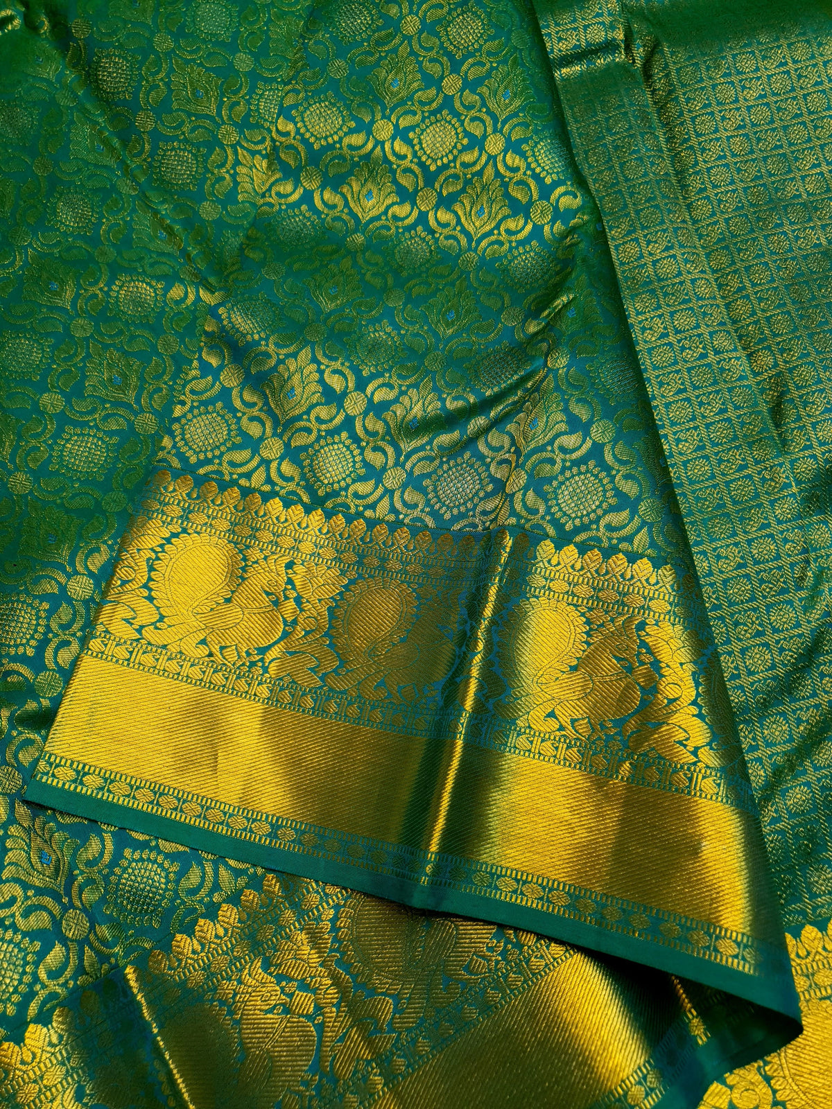 2G Pure Kanjivaram Silk Saree in Peacock Green with Full-Body Floral Zari Weave & Peacock Zari Border | Silkmark Certified