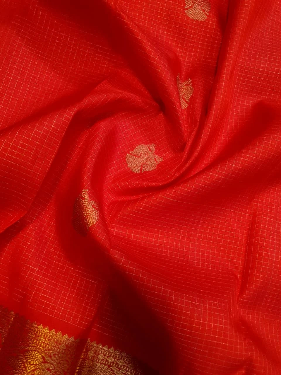 4G Pure Zari Kanjivaram Silk Saree in Bright Red with Gold Peacock Buttas & Rich Peacock Zari Border | Silkmark Certified
