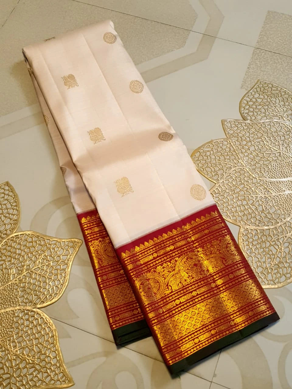 2G Pure Korvai Kanjivaram Silk Saree in Off White with Maroon Border | Silkmark Certified