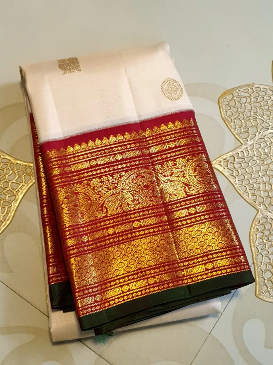 2G Pure Korvai Kanjivaram Silk Saree in Off White with Maroon Border | Silkmark Certified