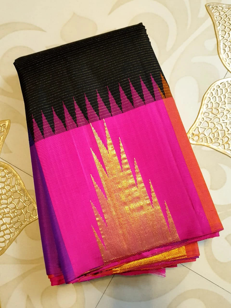 2G Pure 8kol Kanjivaram Silk Saree in Black with Pink | Silkmark Certified