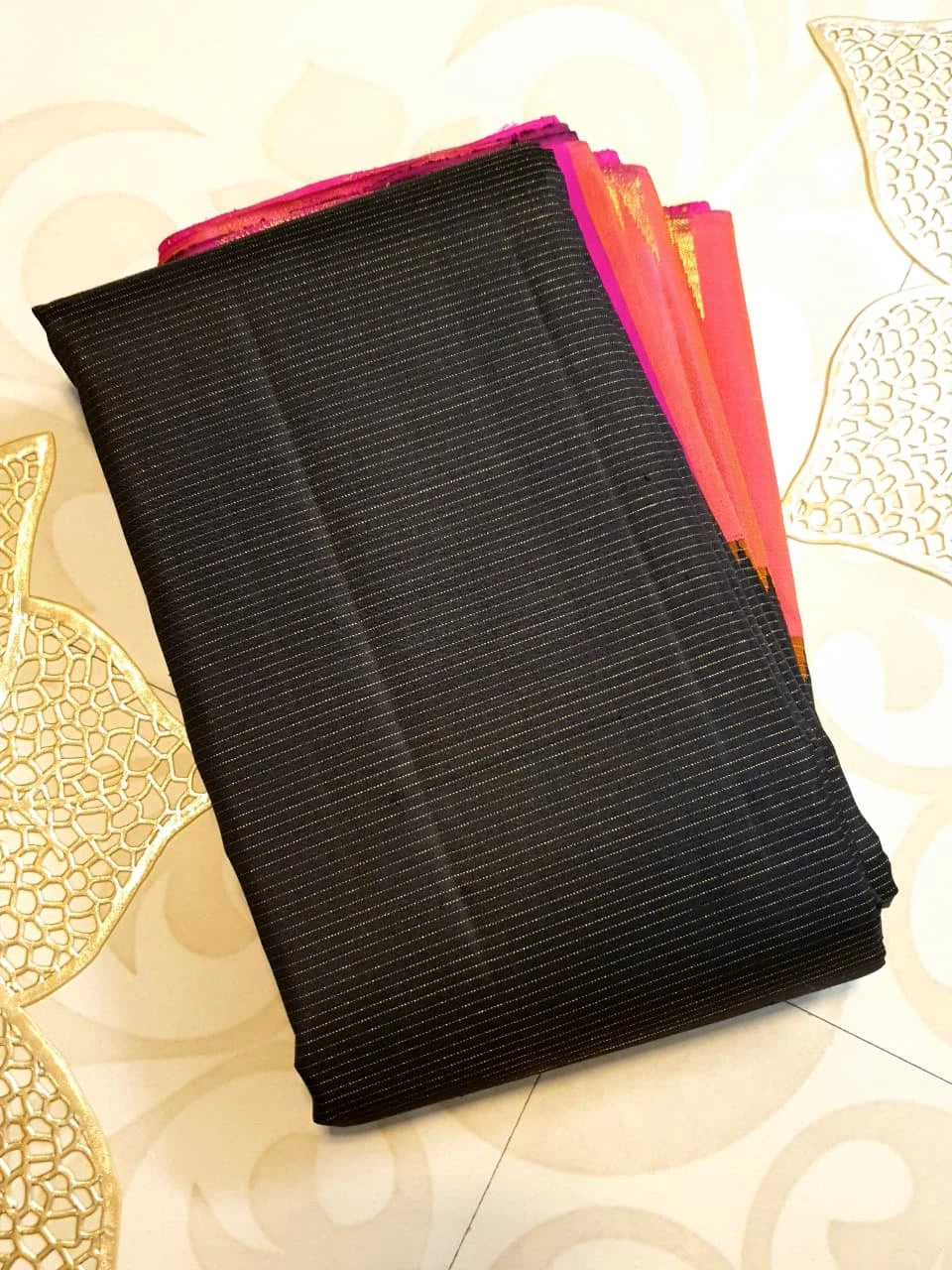 2G Pure 8kol Kanjivaram Silk Saree in Black with Pink | Silkmark Certified