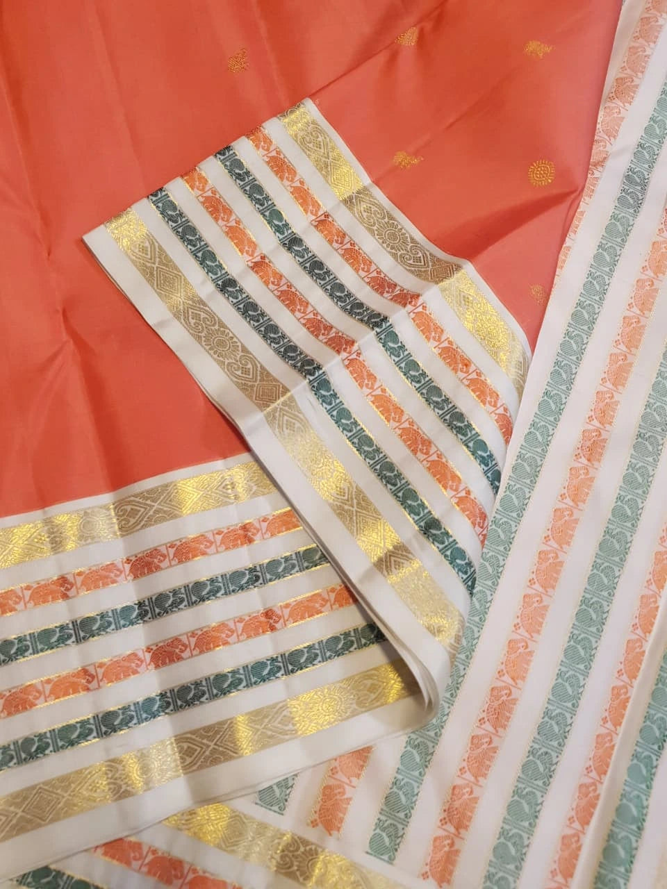 2G Pure Kanjivaram Silk Saree - Peach With Off White | Silkmark Certified