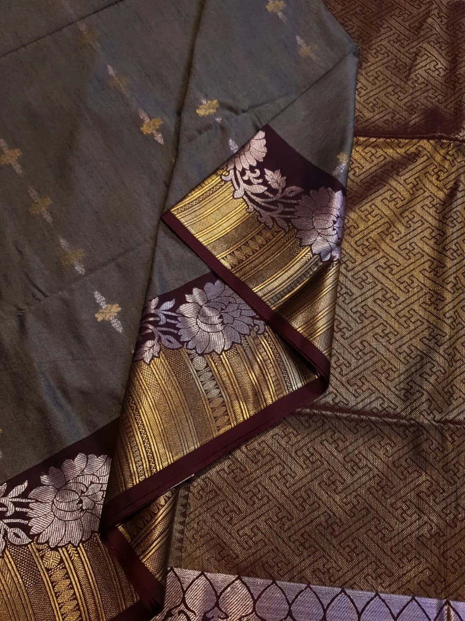 Slubby Soft Semi Silk Saree - Gray
