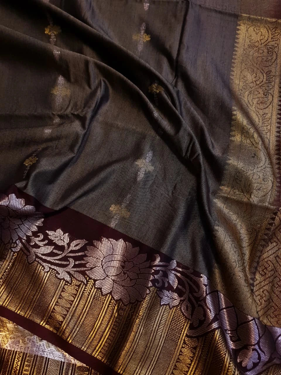 Slubby Soft Semi Silk Saree - Gray