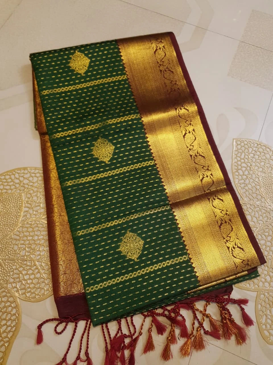 Slubby Soft Semi Silk Saree - Green